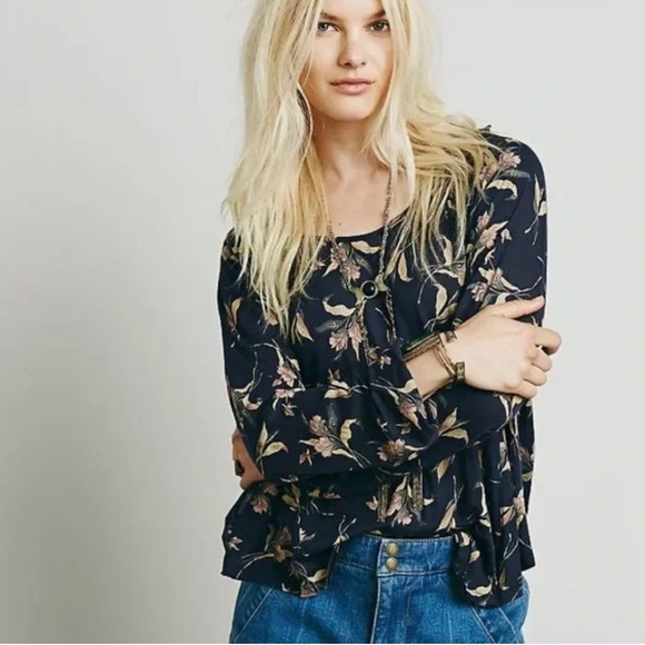 Free People Tops - ✨HP✨ “FREE PEOPLE” ELSA BLACK/FLORAL PRETTY OPEN DRAPY BACK TOP, LADIES MEDIUM